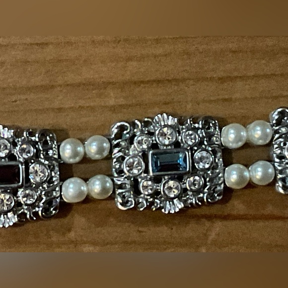 Camrose and Kross: J.B.K faux pearls silver tone square multi stones bracelet. - Picture 6 of 11